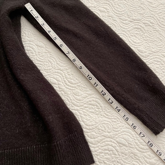 Cable and Gauge Long Length Long Sleeve Charcoal Gray V-Neck Sweater Size Large - Picture 12 of 15